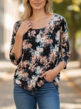 In Bloom Pretty In Florals Brushed Knit Top•1X